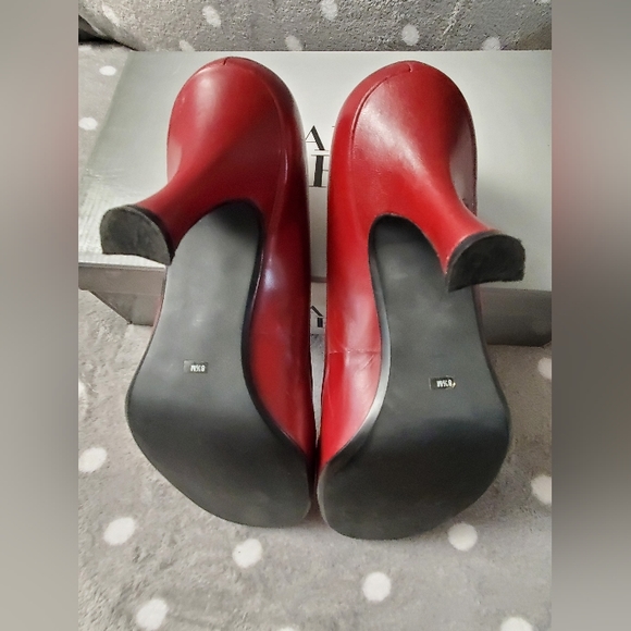 Franko Sarto - Cherry Red Almond Toe pumps - Picture 9 of 13